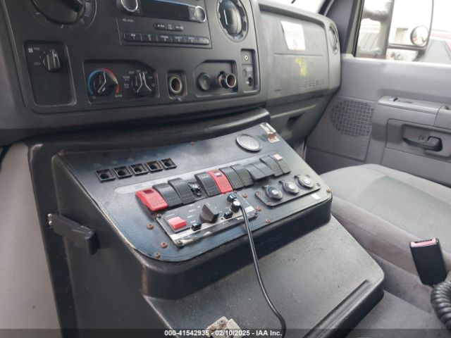 1FDSS3ES3EDA47159 Ford E-350 Super Duty Commercial