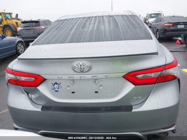 Toyota CAMRY SE 2018 4T1B11HK4JU657553 Image 16