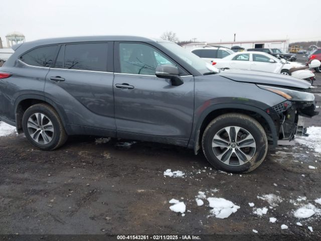 5TDGZRBHXNS570927 Toyota Highlander Xle