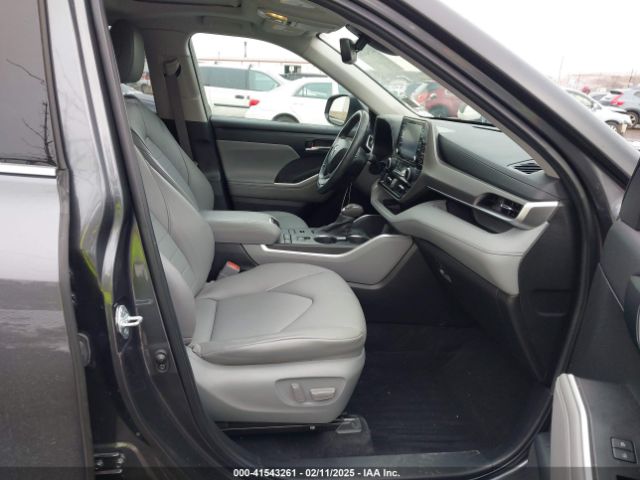 5TDGZRBHXNS570927 Toyota Highlander Xle
