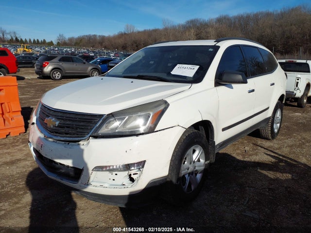 Chevrolet Traverse Ls 2015 1GNKRFEDXFJ252037 Image 2