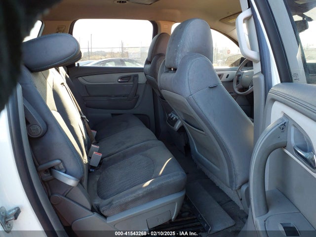Chevrolet Traverse Ls 2015 1GNKRFEDXFJ252037 Image 8