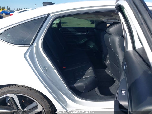 1HGCV1F43NA028926 Honda Accord Sport Special Edition
