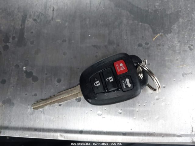 4T1BF1FK4HU318466 Toyota CAMRY SE