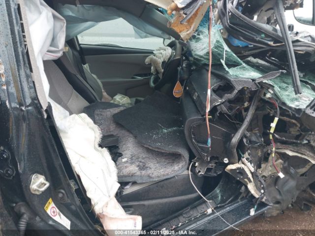4T1BF1FK4HU318466 Toyota CAMRY SE
