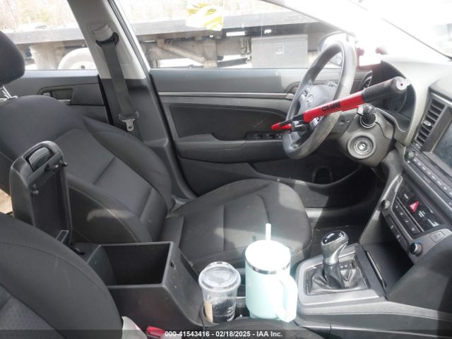 5NPD84LF0JH214329 Hyundai ELANTRA SEL