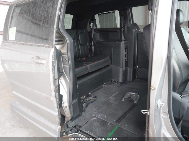 2C4RDGEGXHR580496 Dodge Grand Caravan Gt