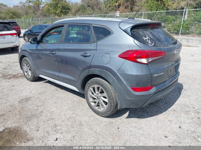 KM8J33A4XHU595390 Hyundai TUCSON SE