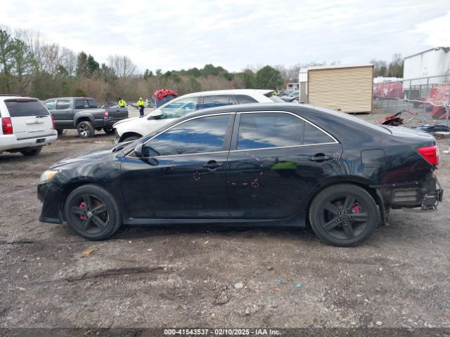 4T1BF1FK3EU834071 Toyota CAMRY SE