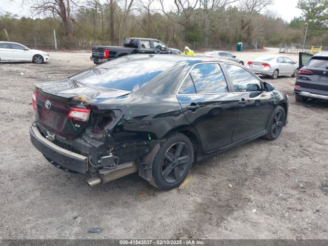 4T1BF1FK3EU834071 Toyota CAMRY SE