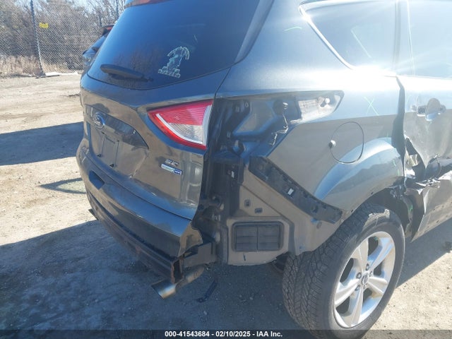 1FMCU9GX9GUC37108 Ford ESCAPE SE