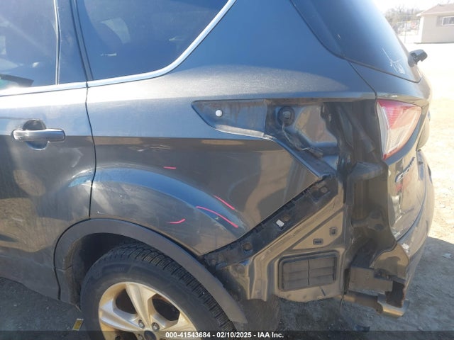 1FMCU9GX9GUC37108 Ford ESCAPE SE
