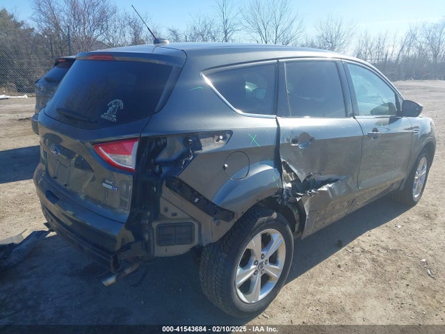 1FMCU9GX9GUC37108 Ford ESCAPE SE