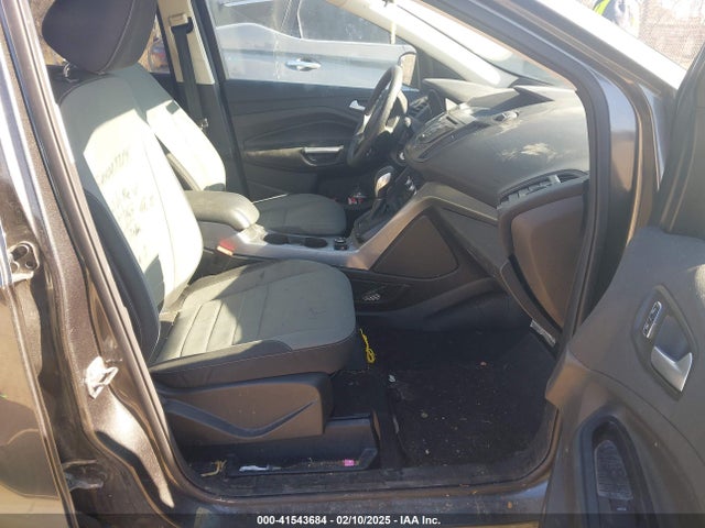 1FMCU9GX9GUC37108 Ford ESCAPE SE
