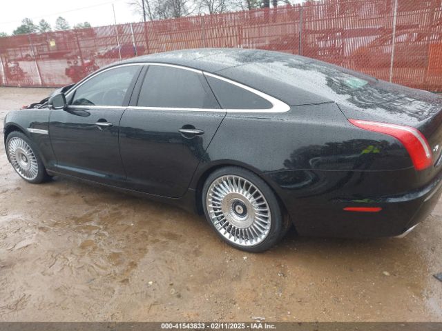2011 JAGUAR XJ SAJWA1CB8BLV05801 Photo 2