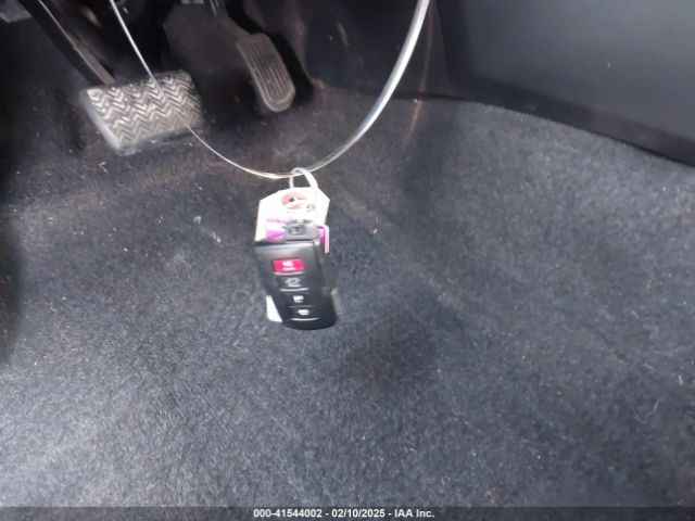 JTMRFREV8JJ746285 Toyota Rav4 Adventure/xle