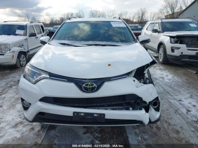 JTMRFREV8JJ746285 Toyota Rav4 Adventure/xle