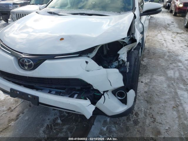 JTMRFREV8JJ746285 Toyota Rav4 Adventure/xle
