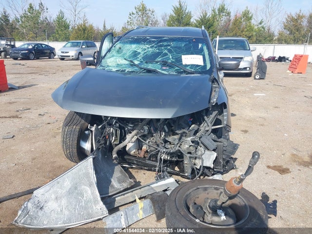 5N1DR2MMXJC656654 Nissan Pathfinder S