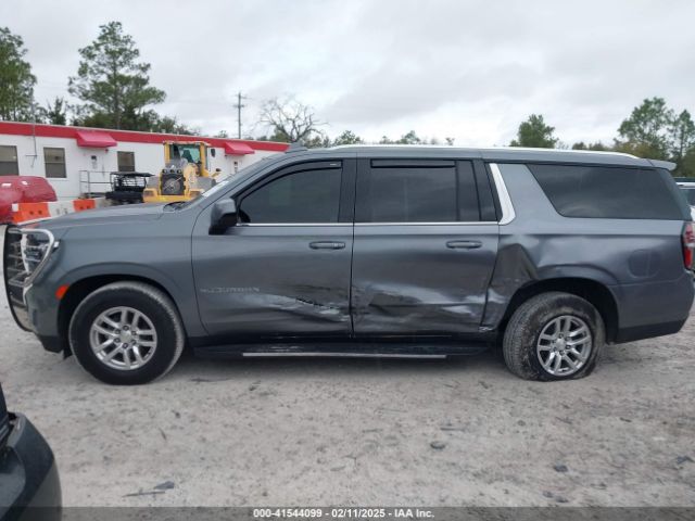 1GNSCCKD2NR147903 Chevrolet Suburban 2wd Lt