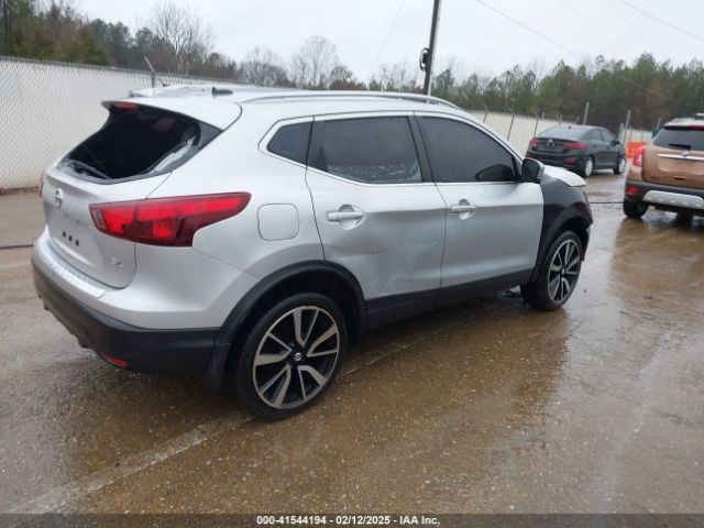 2018 NISSAN ROGUE SPORT JN1BJ1CP1JW500190 Photo 3