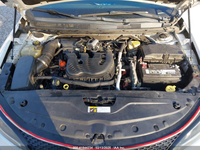 Chrysler 200 S 2015 1C3CCCBG5FN699500 Image 10