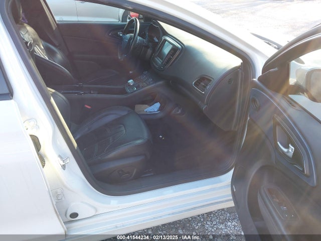 Chrysler 200 S 2015 1C3CCCBG5FN699500 Image 5