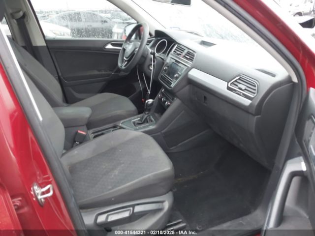 3VV1B7AX8JM124827 Volkswagen Tiguan 2.0t S