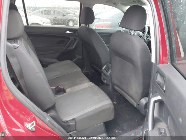 3VV1B7AX8JM124827 Volkswagen Tiguan 2.0t S
