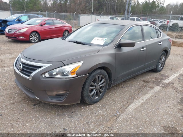 Nissan Altima 2.5 S 2015 1N4AL3AP7FN918869 Image 2