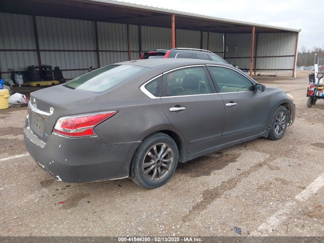 Nissan Altima 2.5 S 2015 1N4AL3AP7FN918869 Image 4