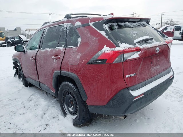 Toyota RAV4 LE 2019 2T3G1RFV6KC031823 Image 3