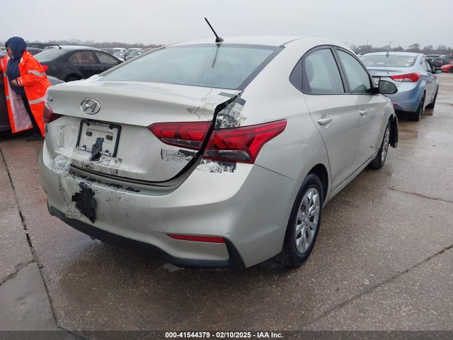 Hyundai ACCENT SE 2018 3KPC24A38JE015734 Image 4