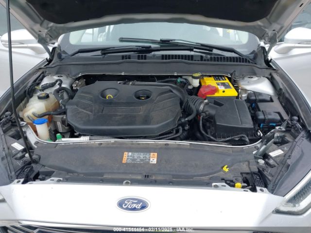 3FA6P0H94JR107827 Ford FUSION SE