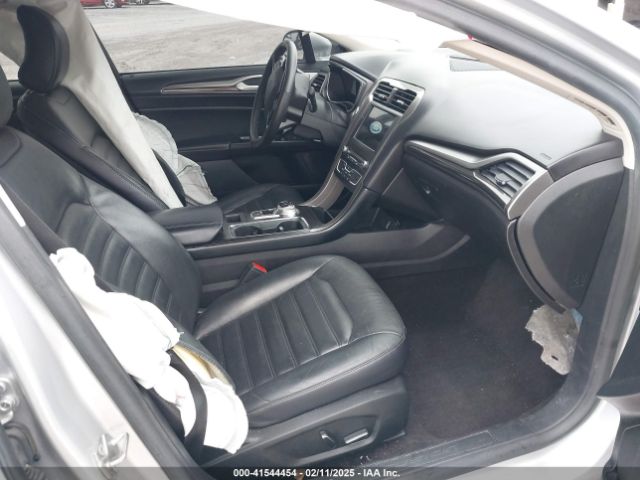 3FA6P0H94JR107827 Ford FUSION SE