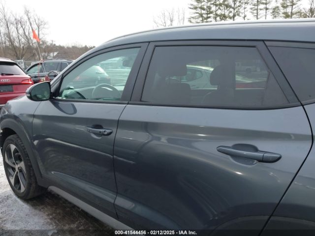 KM8J3CA26HU393354 Hyundai Tucson Sport