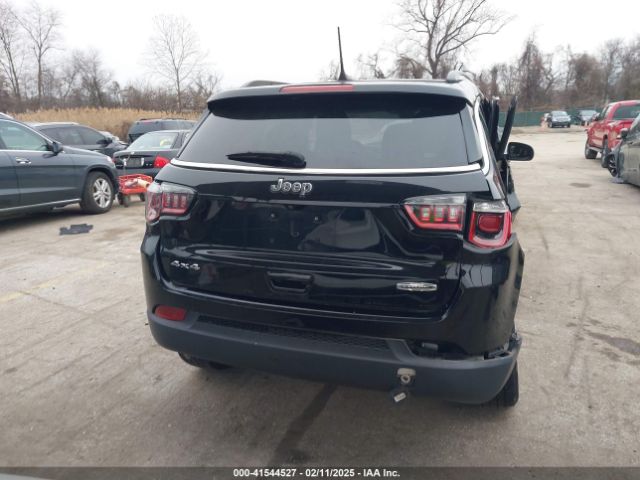 3C4NJDBB0JT350175 Jeep Compass Latitude 4x4