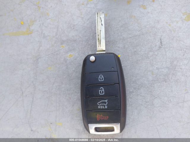 5XYPG4A35HG265593 KIA Sorento 2.4l Lx