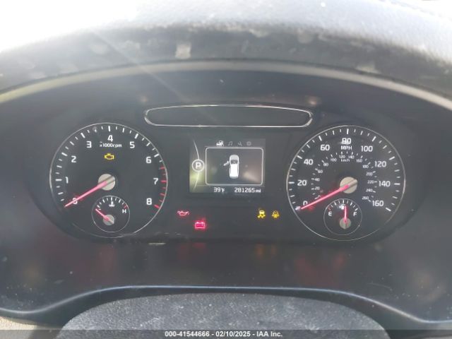5XYPG4A35HG265593 KIA Sorento 2.4l Lx
