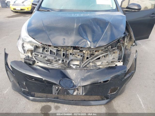 JTDKBRFU1G3007467 Toyota Prius Two