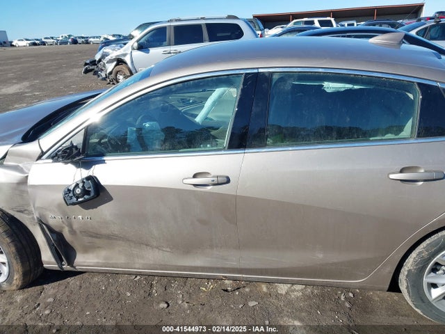 1G1ZD5ST3PF128605 Chevrolet Malibu Fwd 1lt
