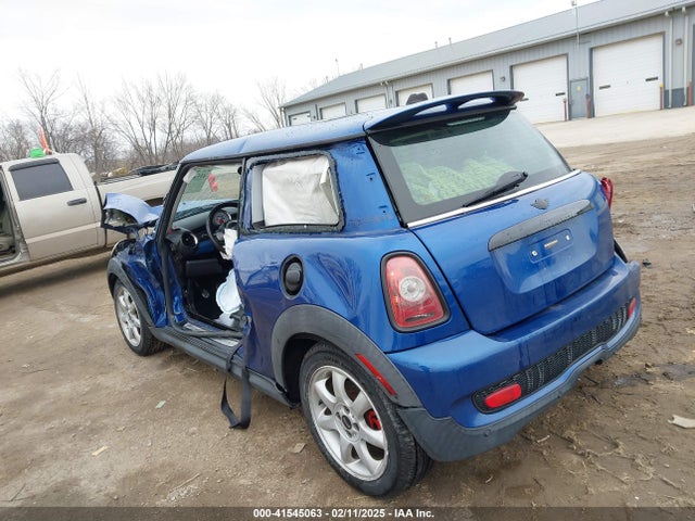 2009 MINI COOPER S WMWMF73569TT95777 Photo 2