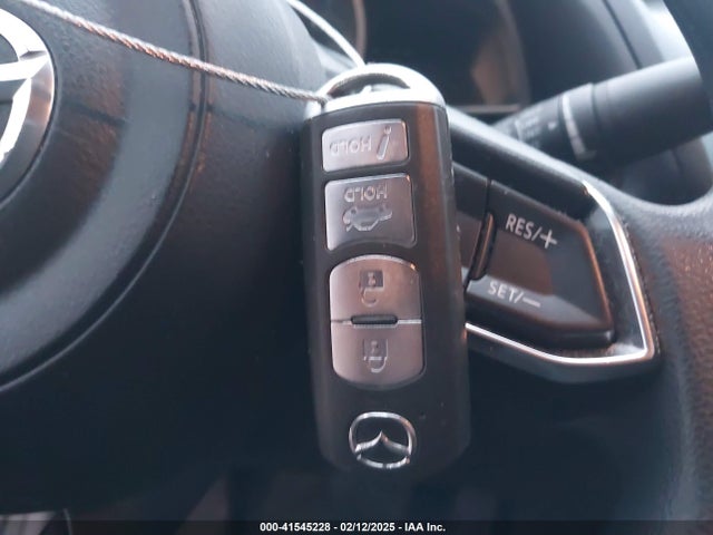 JM1BN1U75H1100060 Mazda pe