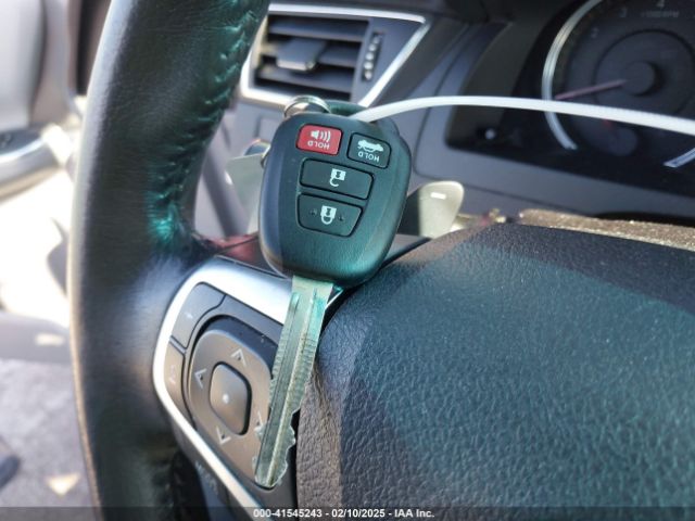 4T1BF1FK1HU425412 Toyota CAMRY SE