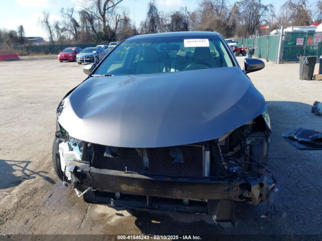 4T1BF1FK1HU425412 Toyota CAMRY SE