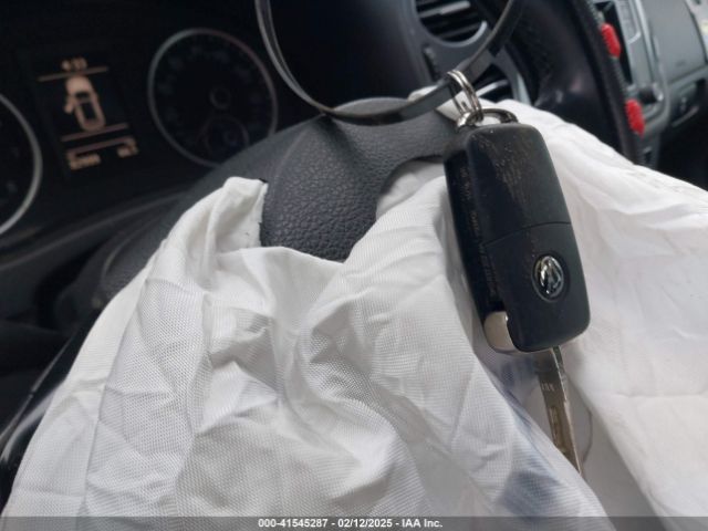 WVGBV7AX5GW615581 Volkswagen TIGUAN S
