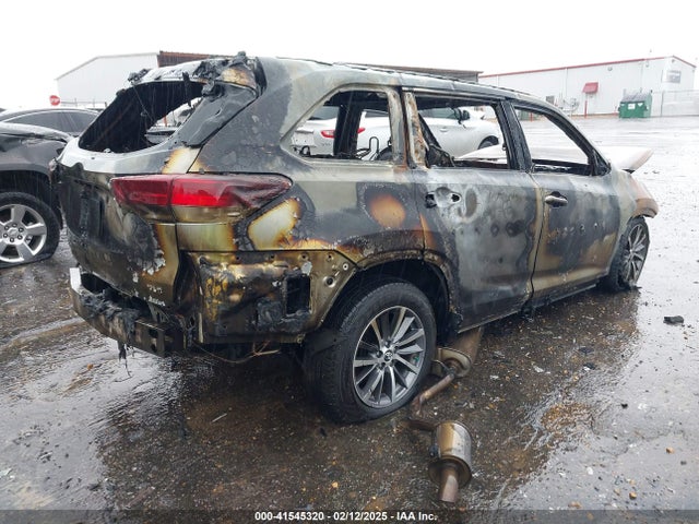 Toyota Highlander Xle 2018 5TDKZRFH0JS547462 Image 4