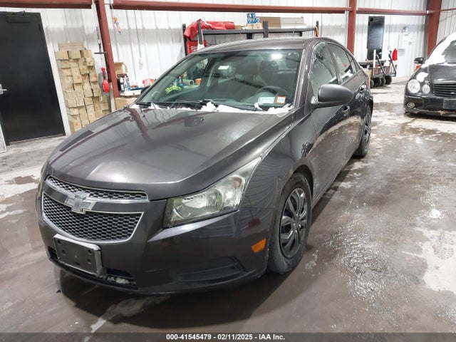 Chevrolet Cruze Ls Auto 2014 1G1PA5SG2E7206544 Image 2