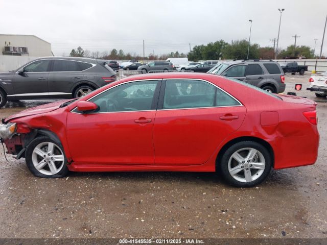 4T1BF1FK0EU734672 Toyota CAMRY SE