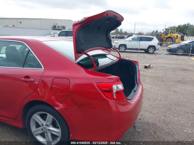 4T1BF1FK0EU734672 Toyota CAMRY SE